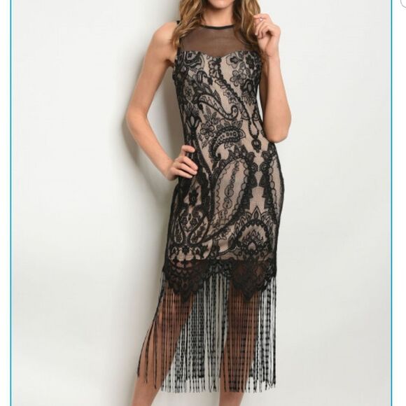 Dresses & Skirts - 🖤All Over Lace Black Dress